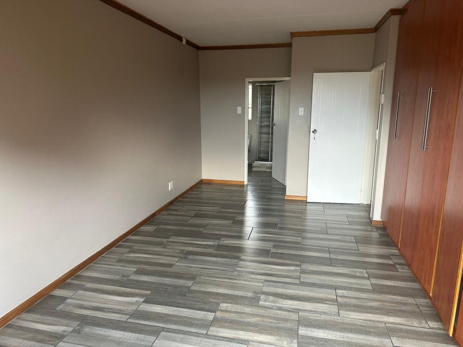 To Let 3 Bedroom Property for Rent in Pentagon Park Free State